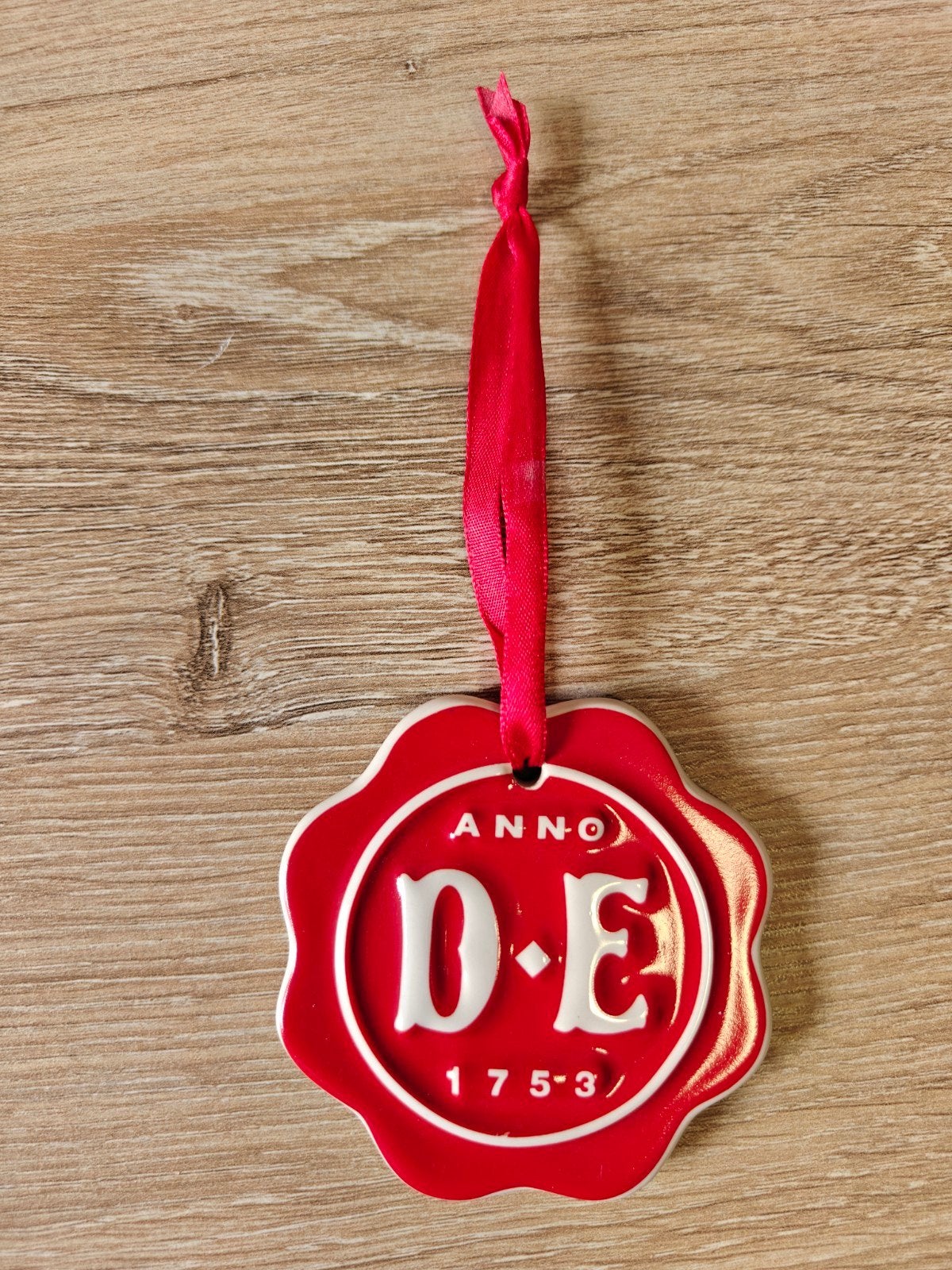 Douwe Egberts embleem kerst ornament, Diversen, Kerst, Ophalen of Verzenden, Zo goed als nieuw