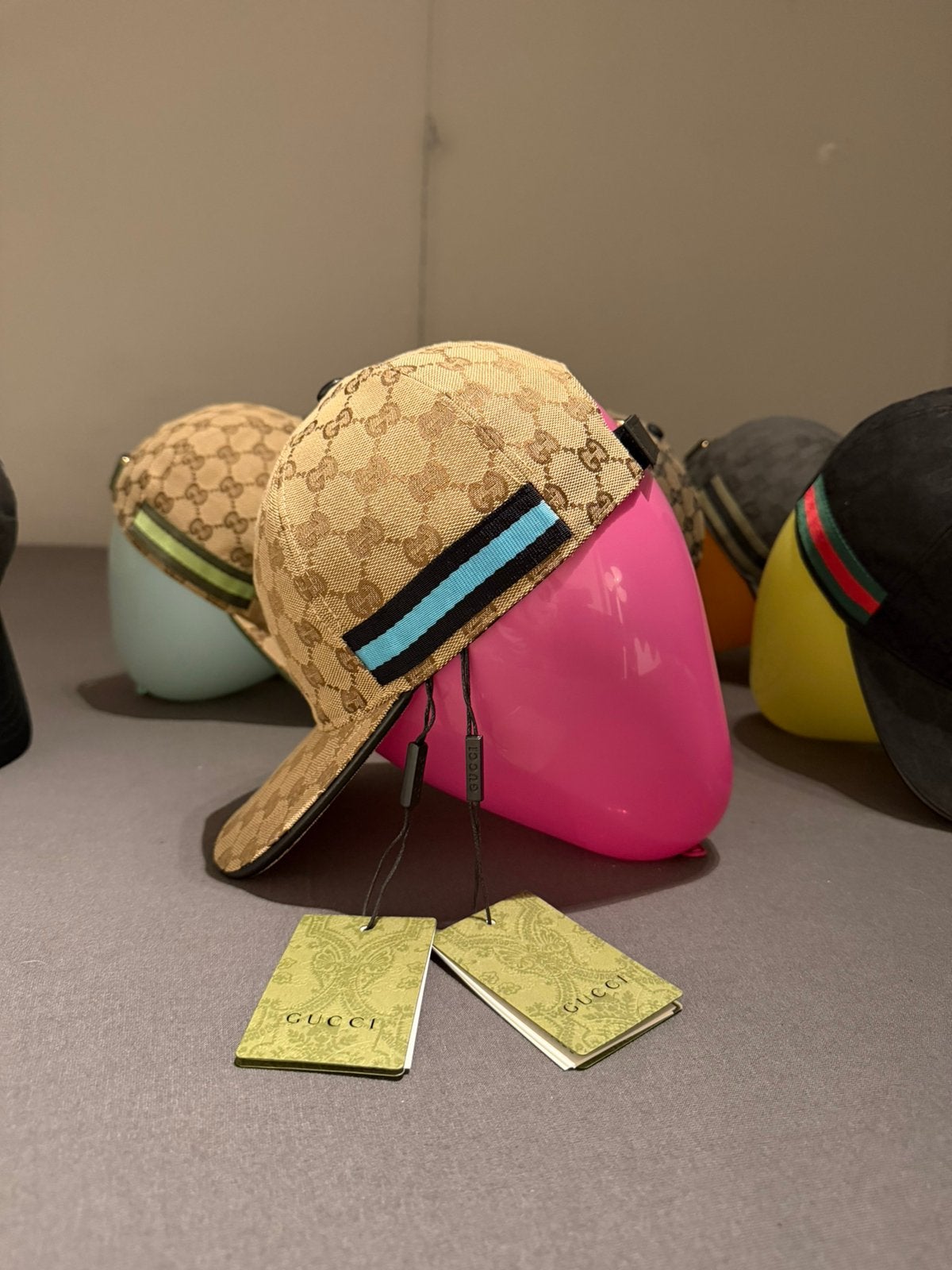 Gucci petten - meerdere kleuren - limited edition, Ophalen of Verzenden