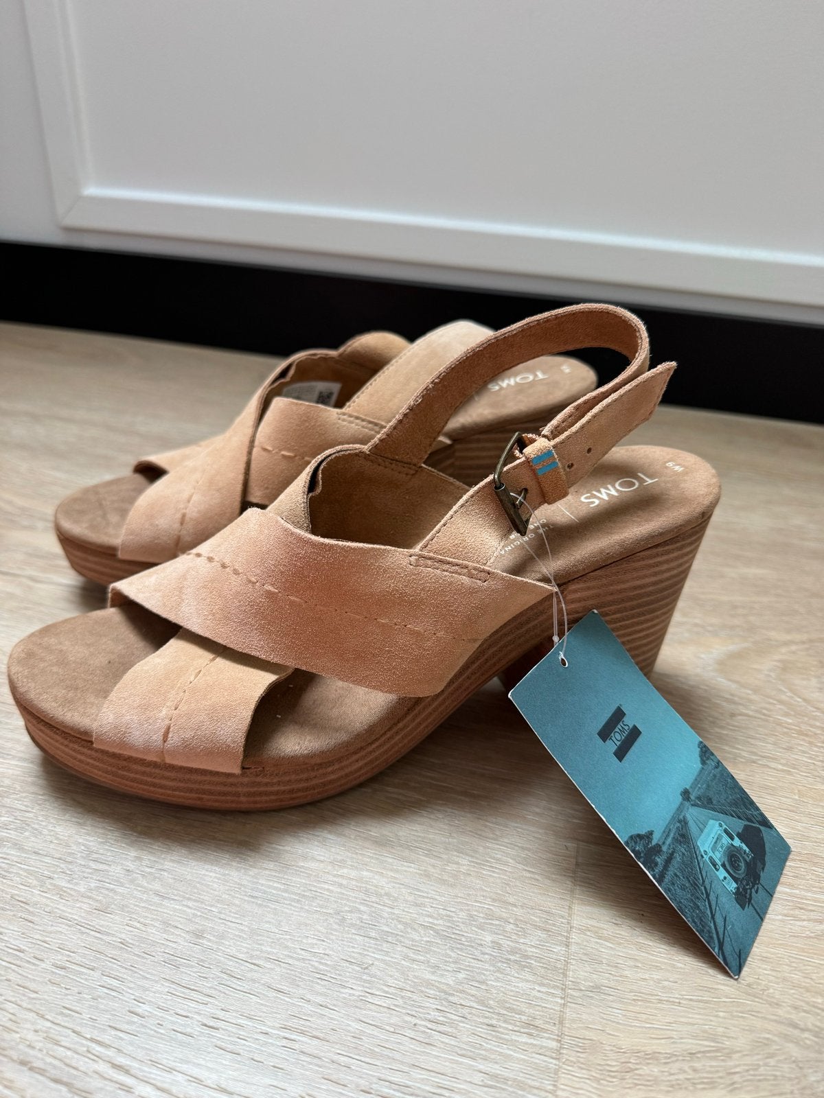 Nieuwe TOMS Sandalen met hak - Maat 40, Kleding | Dames, Beige, Nieuw, Sandalen of Muiltjes, Ophalen of Verzenden