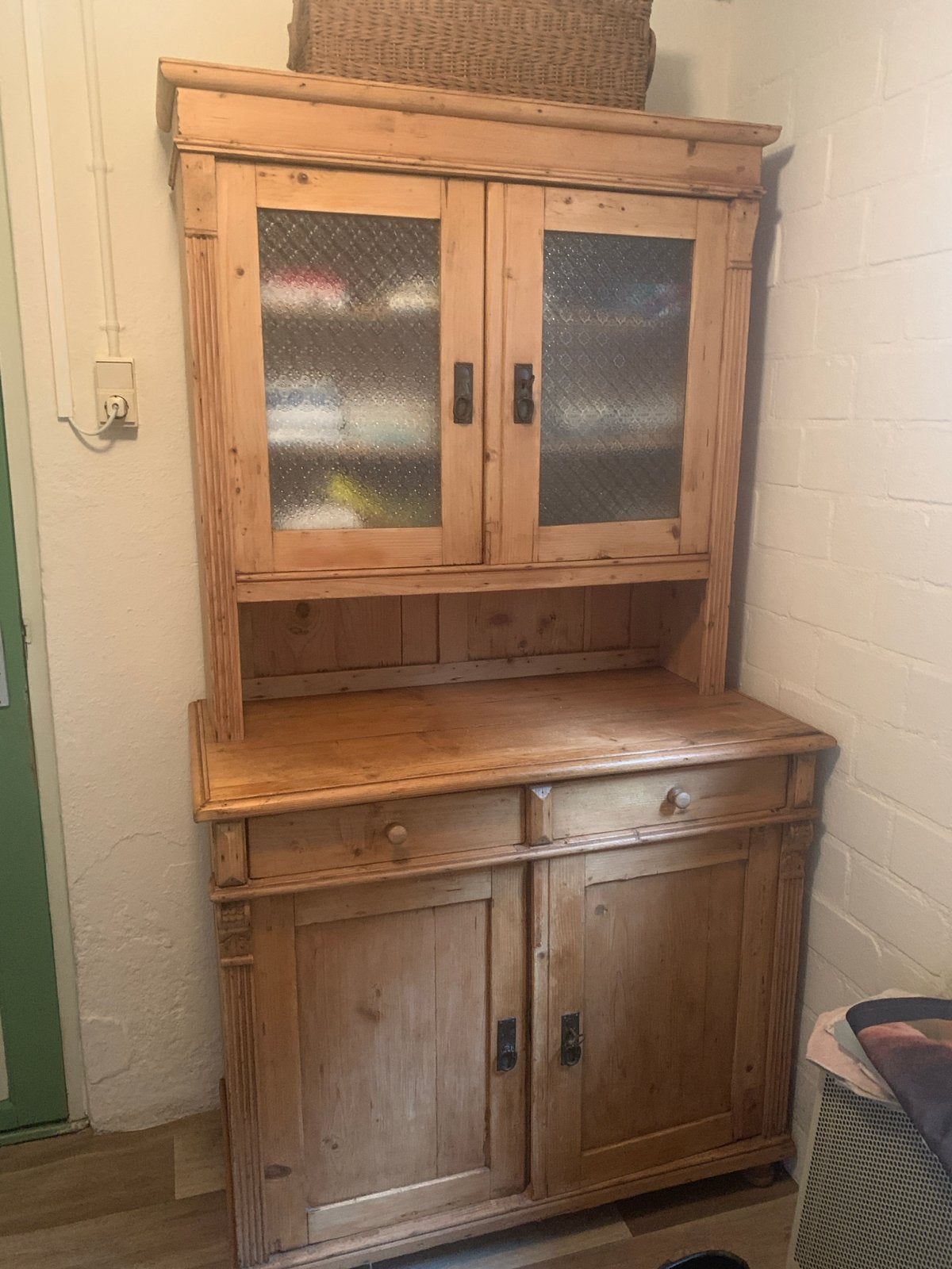 Oud grenen buffetkast met decoratief glazen deuren, Ophalen, Gebruikt, 100 tot 150 cm, 150 tot 200 cm