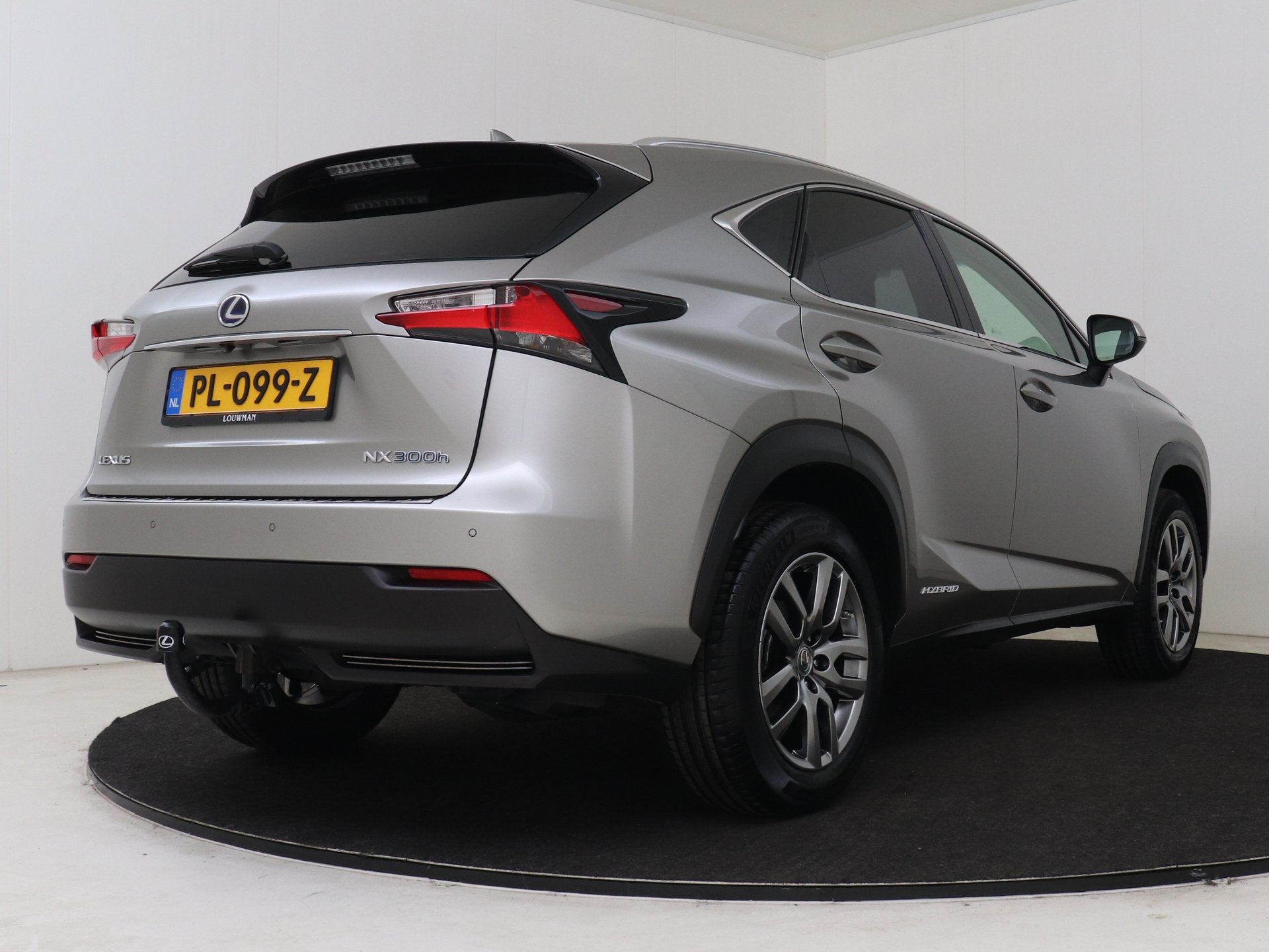 Lexus NX 300h AWD Luxury Line | Trekhaak | LED Verlichting |, Auto's, Lexus, Automaat, Gebruikt, Automatische klimaatregeling
