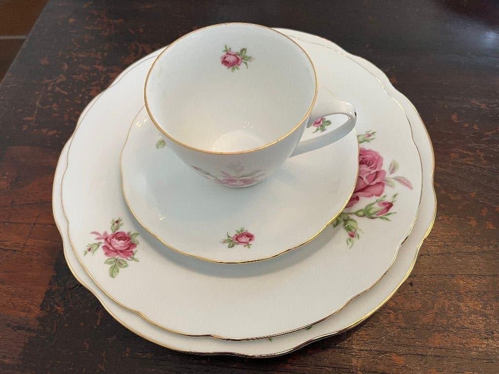 Vintage servies Bohemia Czechoslovakia met bloemen motief, Ophalen
