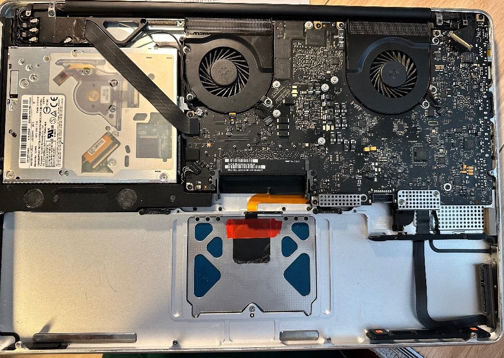 MacBook Pro 17 inch (defect), Qwerty, 17 inch, Niet werkend, Onbekend