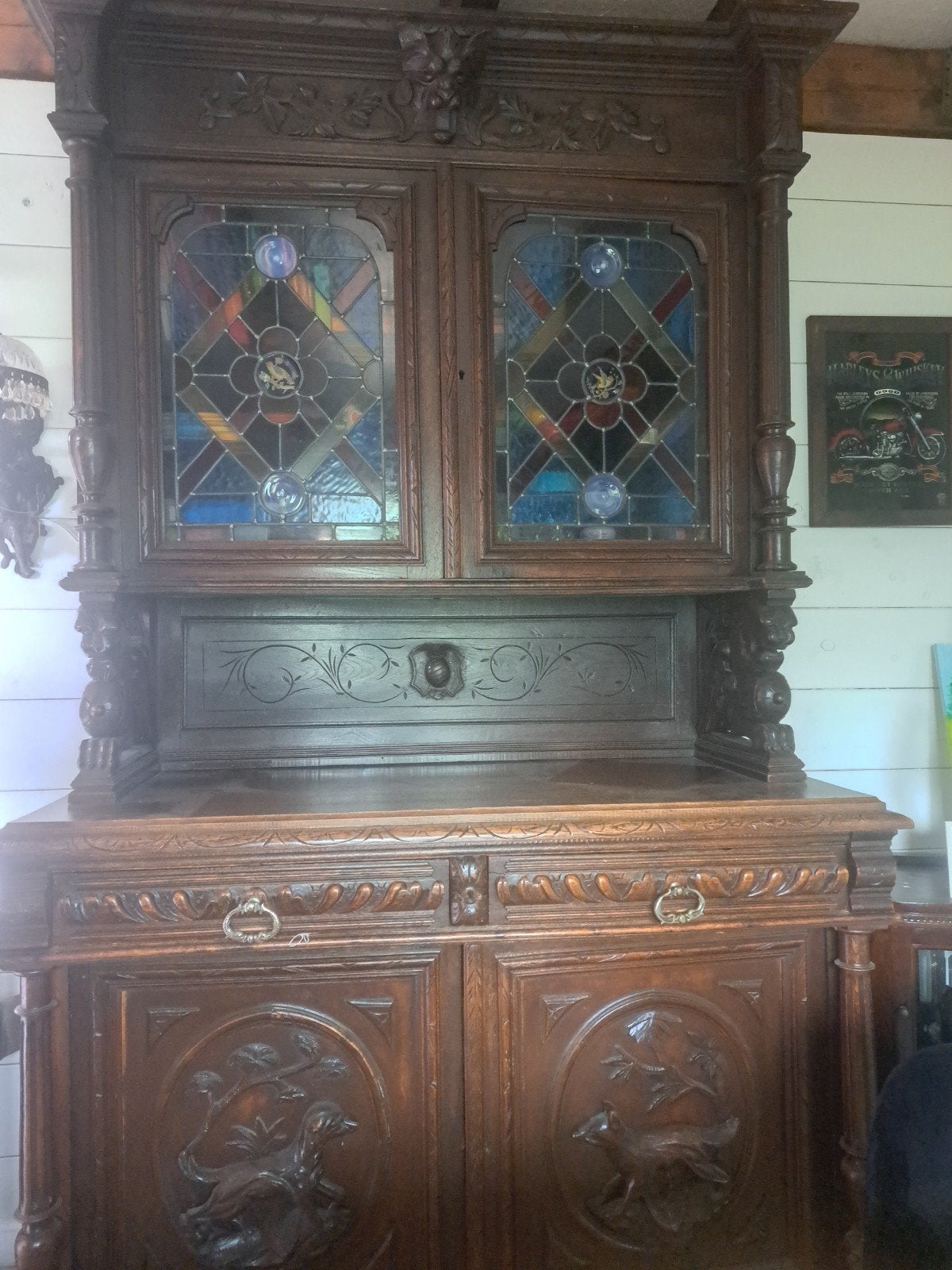 Antiek dressoir met glas-in-lood en houtsnijwerk, Antiek en Kunst, Ophalen