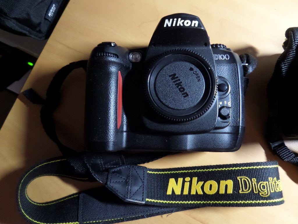 NIKON digitale Camera's met superieure flitser zgan etc etc, Spiegelreflex, Verzenden, Ingebouwde flitser, Zo goed als nieuw