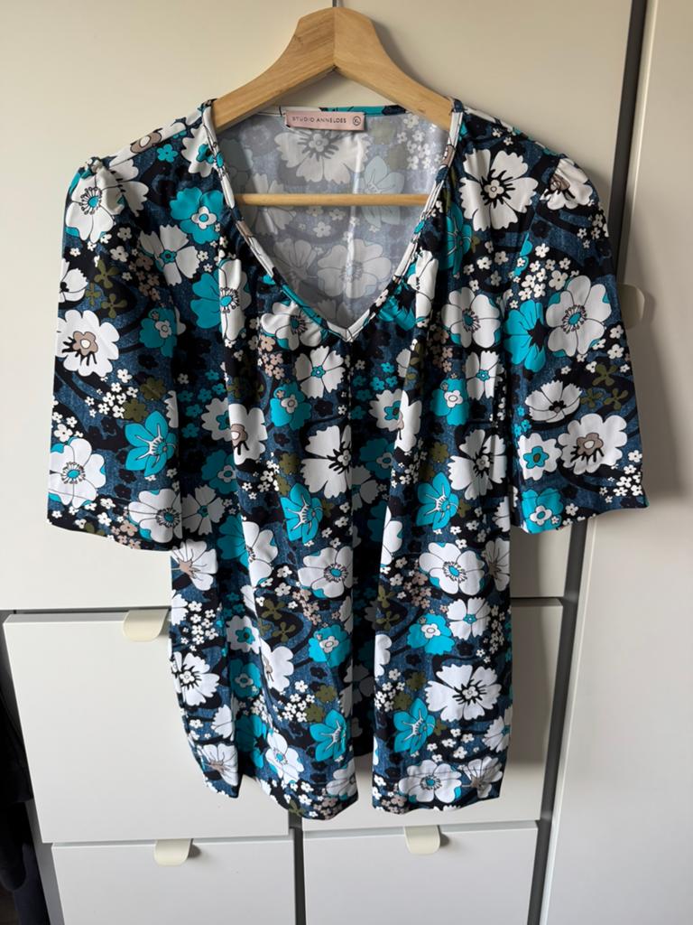 Studio Anneloes Bloemenprint Top Maat XL, Blauw, Maat 46/48 (XL) of groter, Ophalen of Verzenden, Zo goed als nieuw