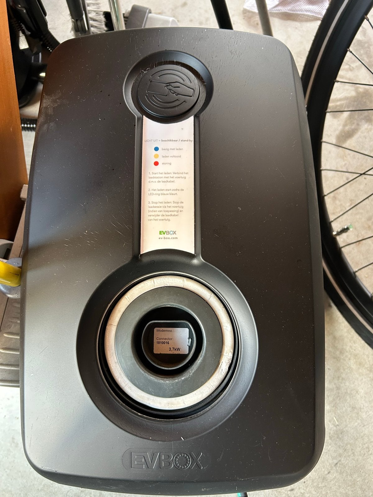 EVBox Laadpaal 3.7kW - Ideaal voor thuisgebruik, Ophalen, Gebruikt, Laadpaal en Laadkabel