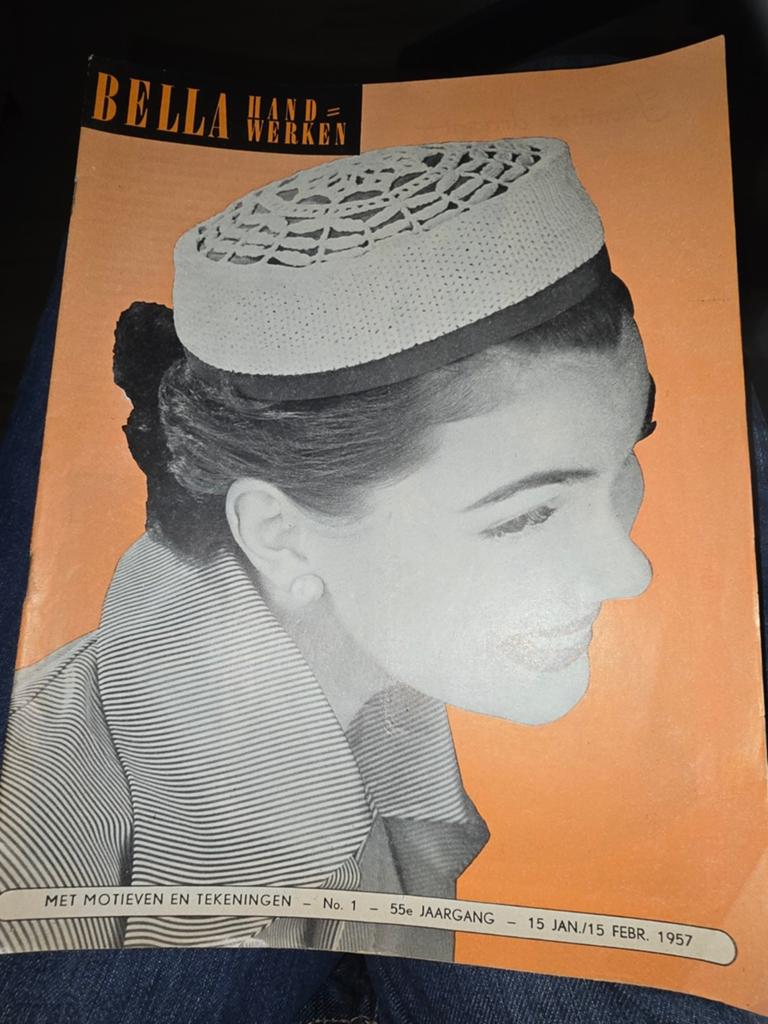 Bella Handwerken No. 1, 1957 - Vintage Handwerkblad, Boeken, Tijdschriften en Kranten, Ophalen of Verzenden