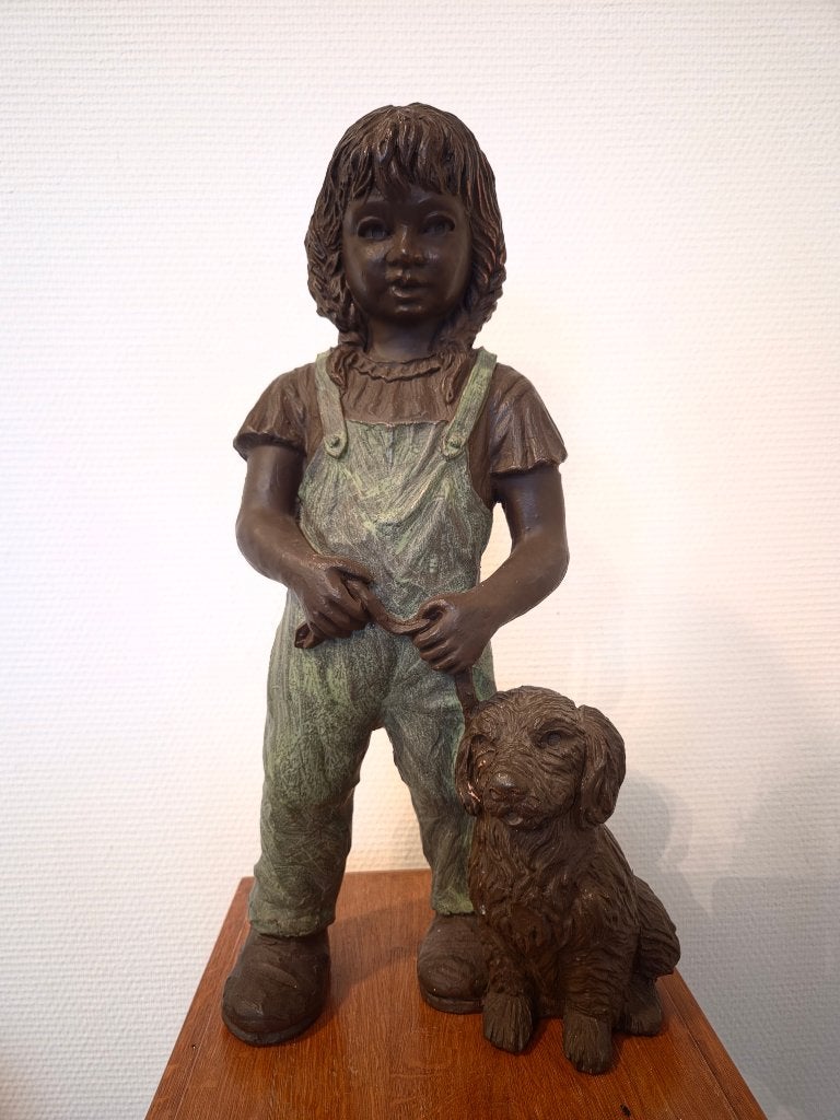 Beeld Geert Kunen - Meisje met hond, Antiek en Kunst, Ophalen, 50 - 100 cm, Gemerkt, Overige materialen