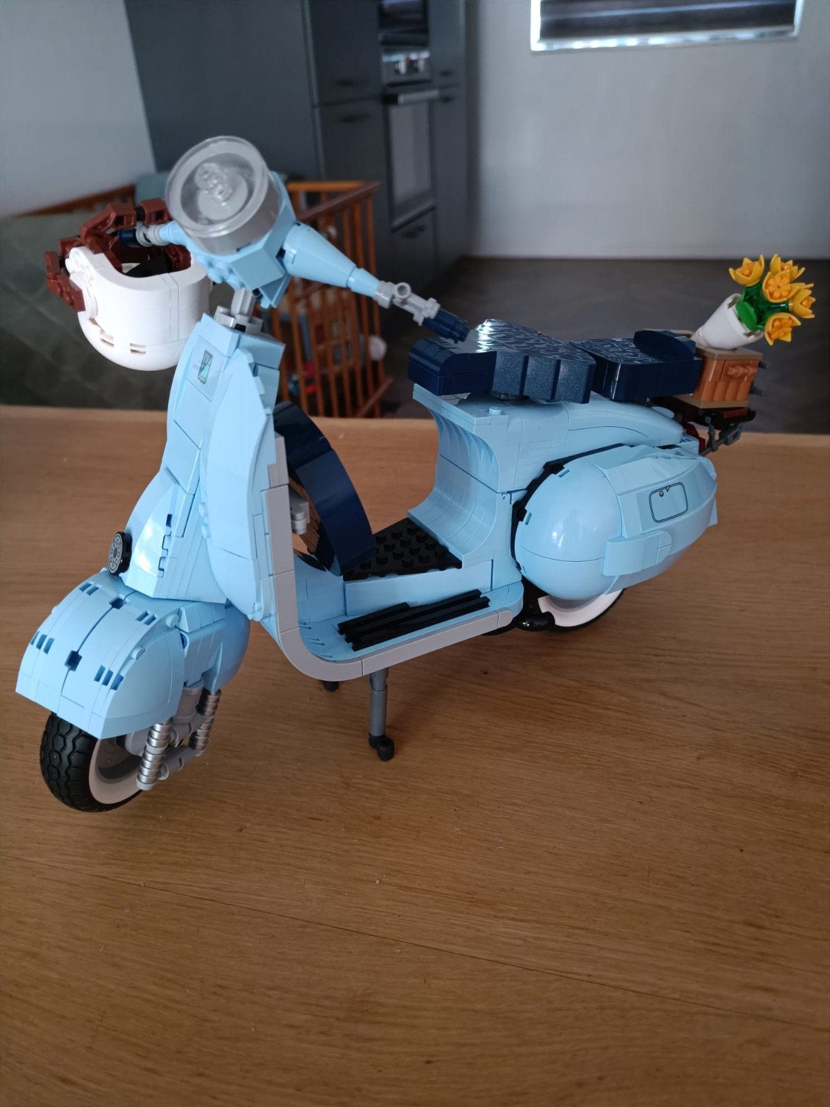 Lego Vespa 125 (10298) - Compleet met boekjes, Lego, Compleet, Ophalen of Verzenden, Zo goed als nieuw