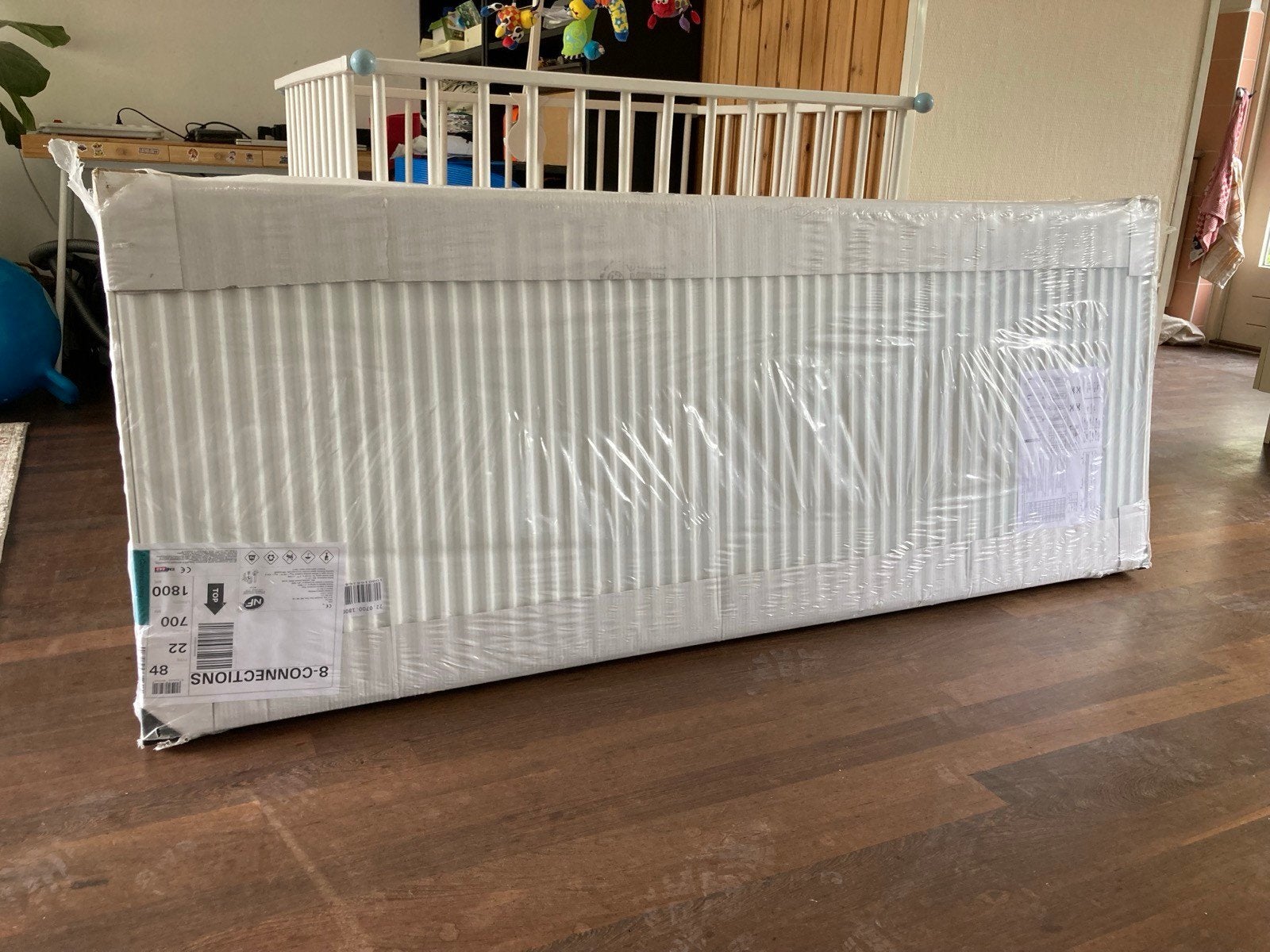 TEAB Radiator 1800 x 700mm Type 22 met 8 Aansluitingen, Doe-het-zelf en Verbouw, Verwarming en Radiatoren, Ophalen, 30 tot 80 cm