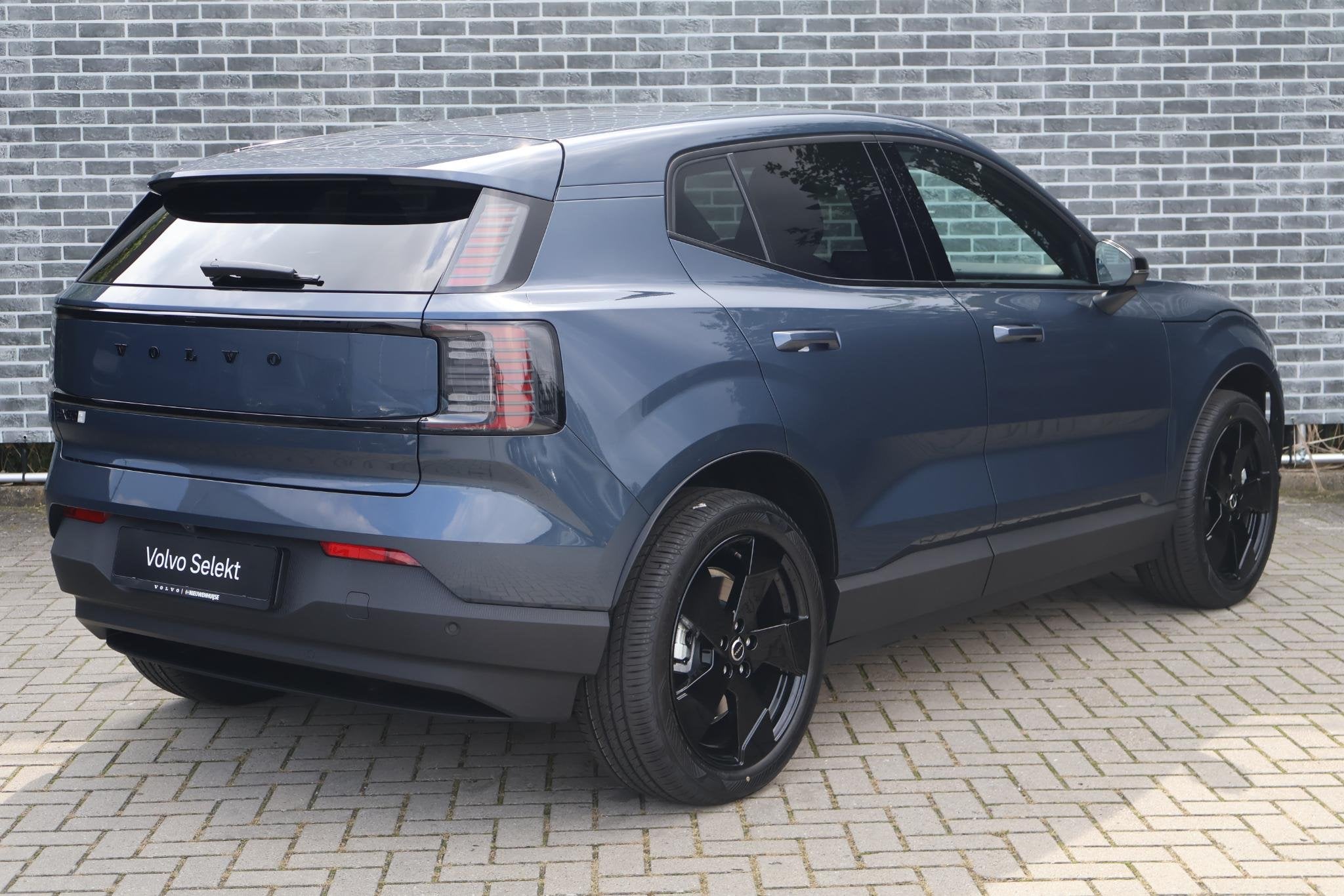 Volvo EX30 P5 Long Range Plus Black Edition Europa 69 kWh |, Auto's, Automaat, Blauw, Nieuw, SUV of Terreinwagen