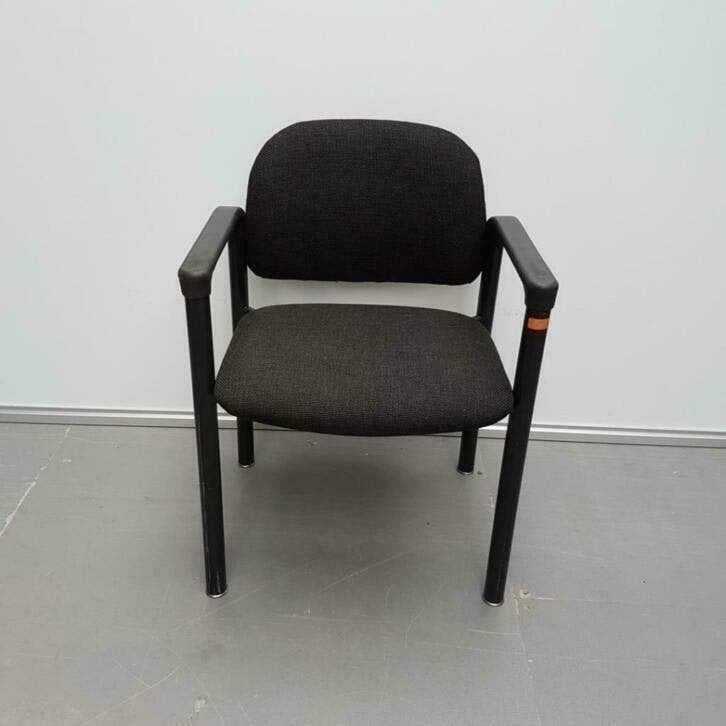 2x Mooie VEPA vergaderstoelen met nieuwe stof zwart, Ophalen, Gebruikt, Twee, Zwart