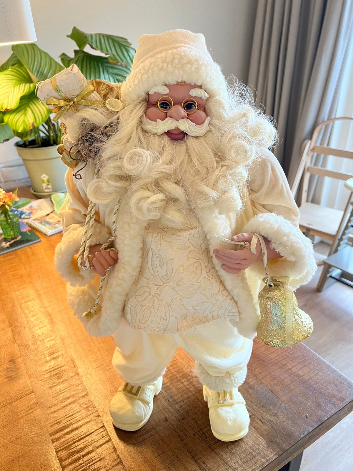 Grote stevige kerstman 65 cm – luxe kerstdecoratie wit/goud, Diversen, Ophalen, Zo goed als nieuw