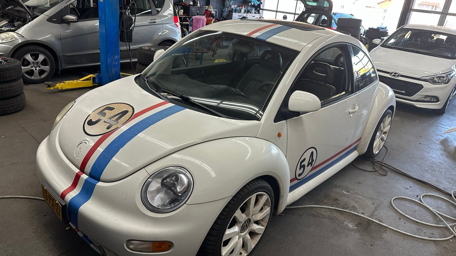 Volkswagen Beetle (Kever) Beatle 1998 Wit, Auto's, Automaat, 1280 kg, Beetle (Kever), 4 cilinders
