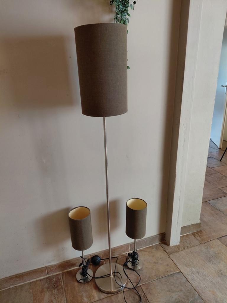 Stijlvolle staande lamp met twee tafellampjes, Gebruikt, Modern, Sfeervol, Ophalen of Verzenden, Stof