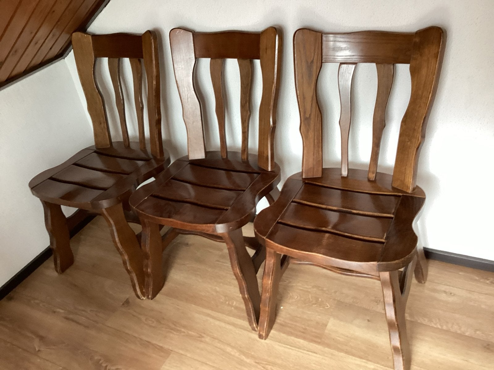Set van 3 rustieke houten stoelen, Ophalen