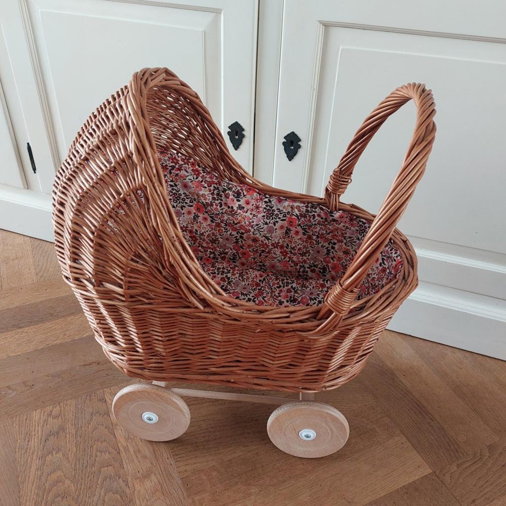Poppenwagen merk Hollie, Ophalen, Zo goed als nieuw, Babypop