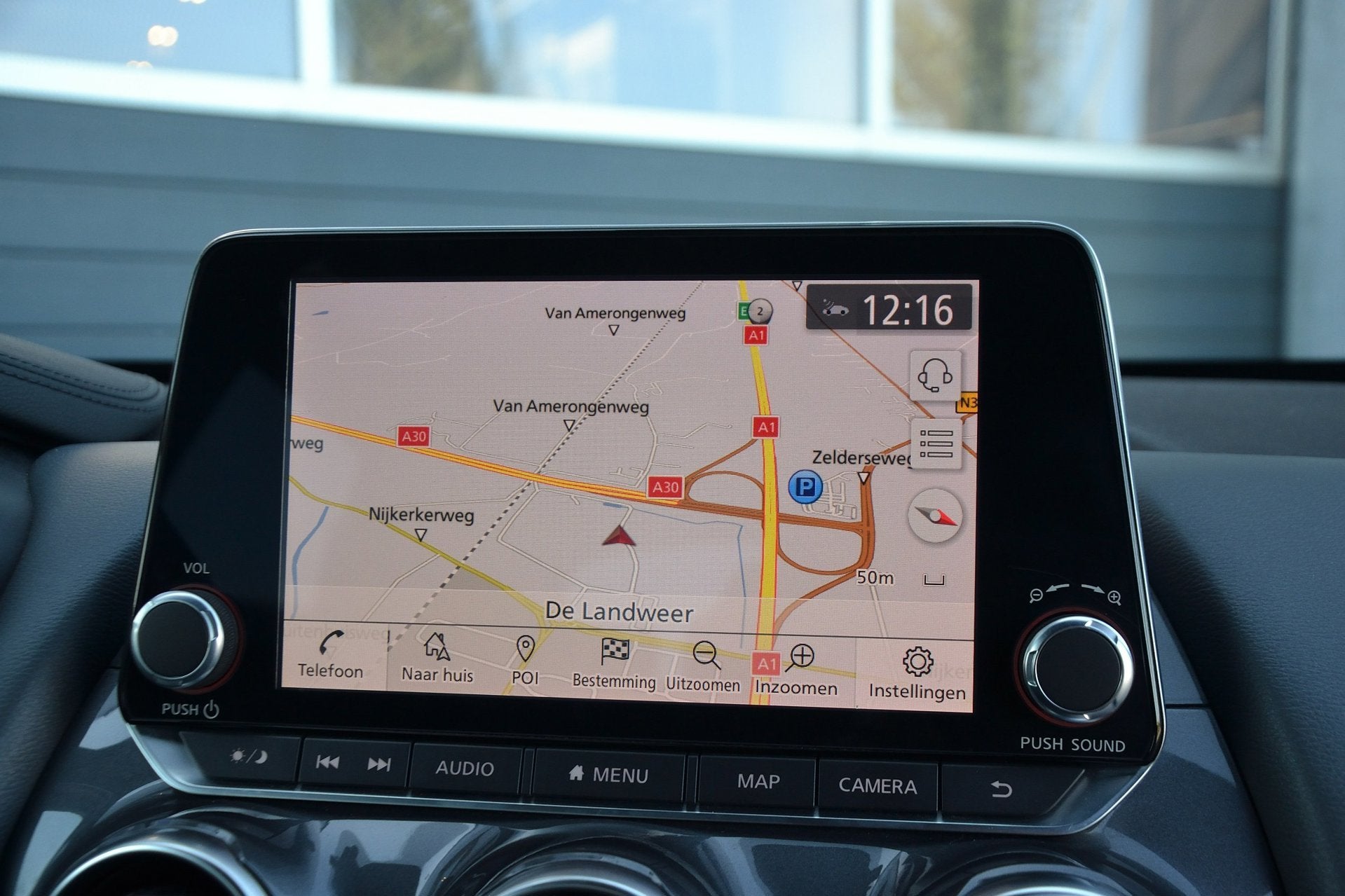 Foto 13 van Nissan Juke 1.0 DIG-T Tekna Automaat | Navigatie | Stoelverw