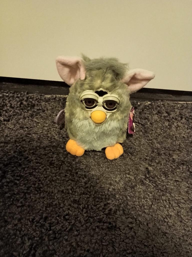 Furby Wolf Engels werkend, Verzamelen, Verzenden, Zo goed als nieuw