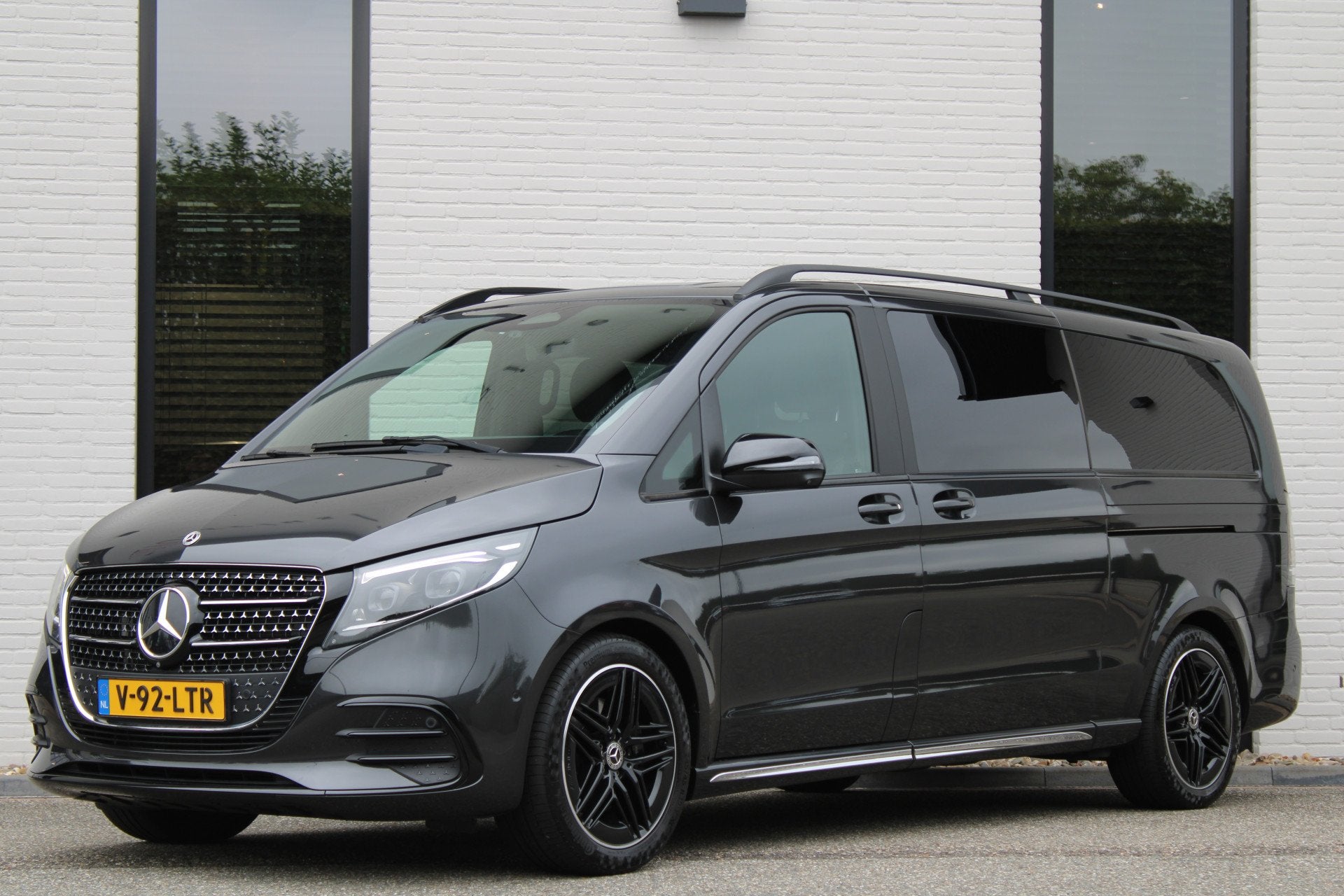 Mercedes-Benz V-Klasse 300 BENZINE / XXL / Exclusive / Elec, Auto's, Automaat, Dealer onderhouden, Achterwielaandrijving, 4 cilinders