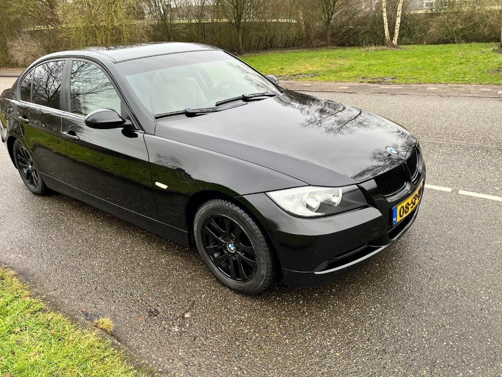 BMW 3-Serie 2.0 I 318 2006 Zwart, Beige, 4 cilinders, 129 pk, Zwart