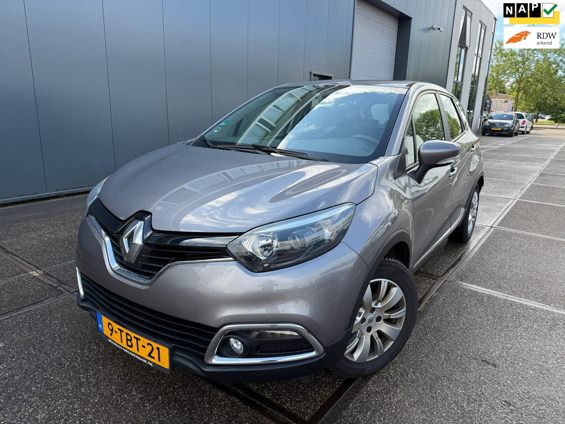 Renault Captur 0.9 TCe Expression / NAP / AIRCO / APK / BOEK, Auto's, Renault, Voorwielaandrijving, Gebruikt, 49 €/maand, Origineel Nederlands