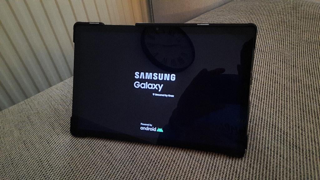Samsung Galaxy Tab A8 64GB Zwart + hoesje, 10 inch, Gebruikt, Bescherming voor- en achterkant, Ophalen of Verzenden