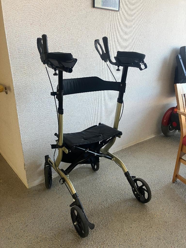 hoge rollator, Diversen, Rollators, Ophalen, Opvouwbaar, Zo goed als nieuw