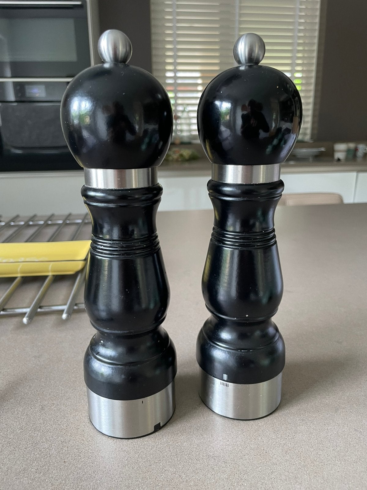 Peper en zout stel, Hout, Ophalen of Verzenden, Zwart, Overige merken