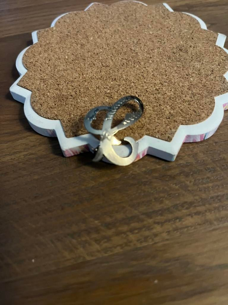 Zilveren broche, letter C, Sieraden, Tassen en Uiterlijk, Broches, Ophalen of Verzenden, Zo goed als nieuw, Zilver, Zilver