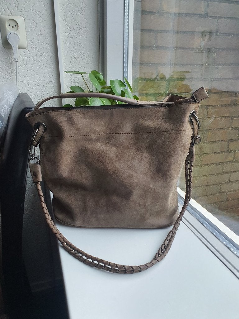 Eleganci bruine schoudertas – suede look – karakter, Ophalen of Verzenden, Bruin