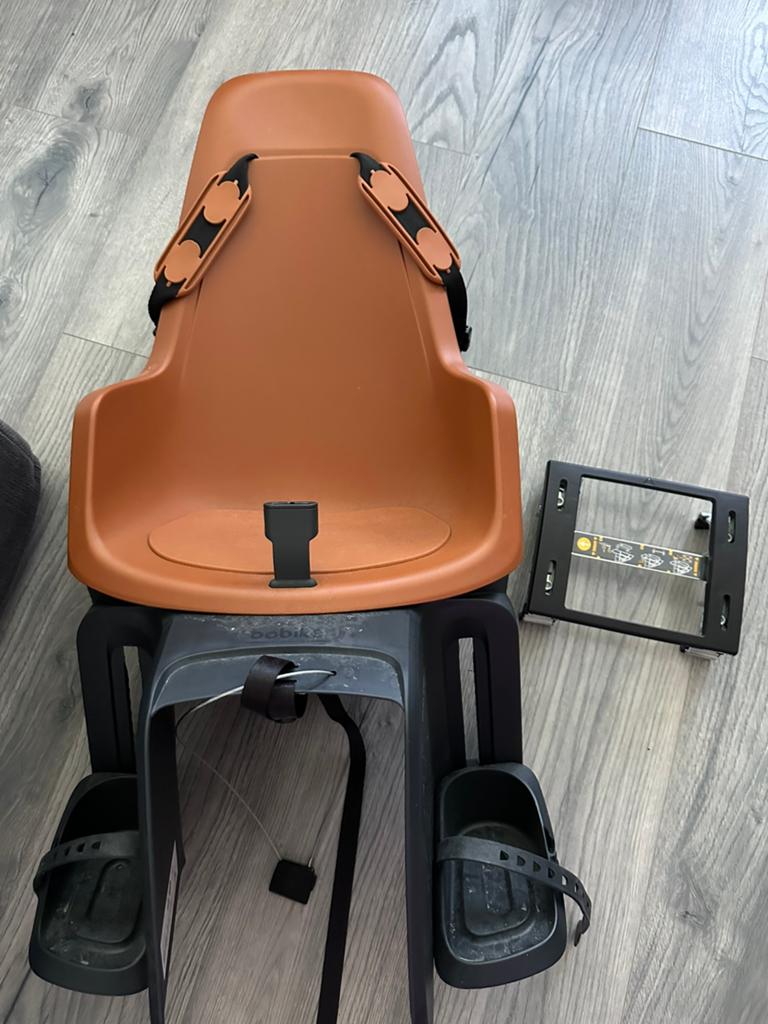Kinder sitje bruin/zwart, Ophalen, Zo goed als nieuw