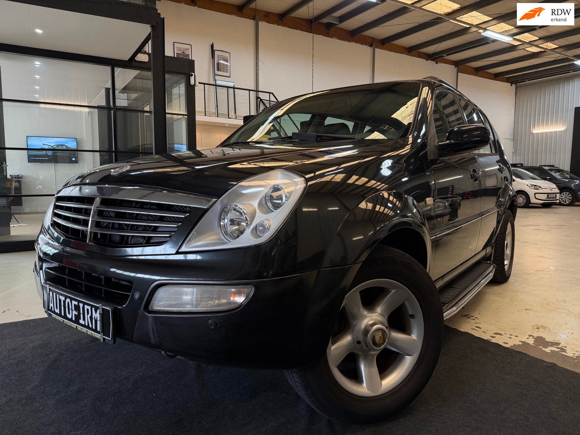 SsangYong Rexton RX 230 Automaat Dealer onderhouden Verwarmb, Dealer onderhouden, Gebruikt, Zwart, 4 cilinders