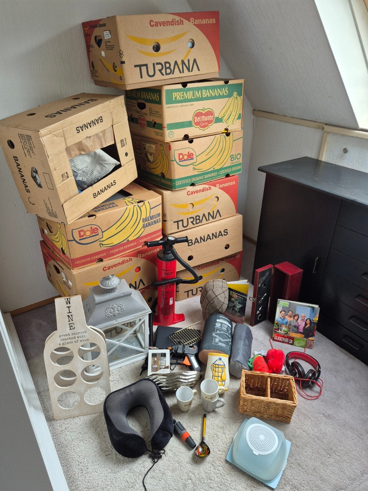 10 dozen met rommelmarktspullen, Ophalen, Zo goed als nieuw
