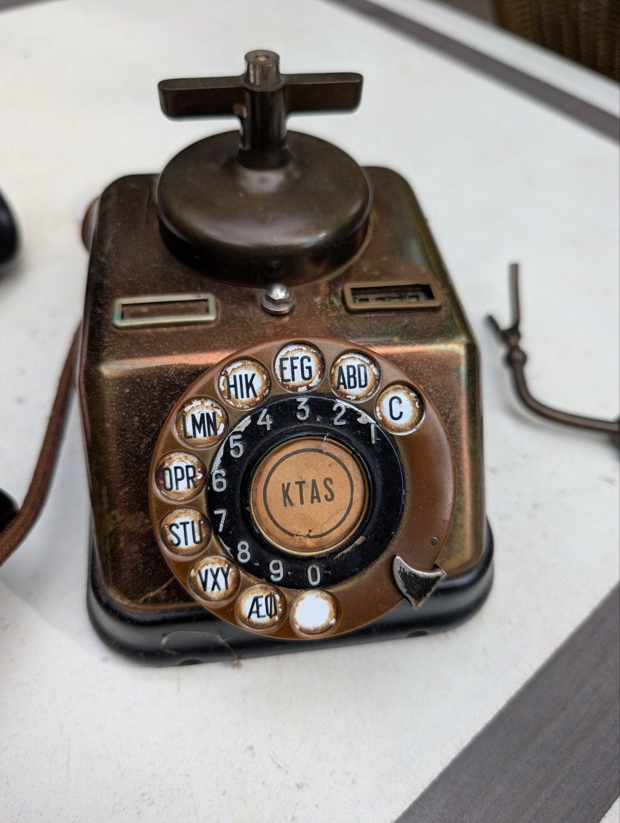 Antieke telefoon met draaischijf - hoornhouder defect, Antiek en Kunst, Ophalen of Verzenden