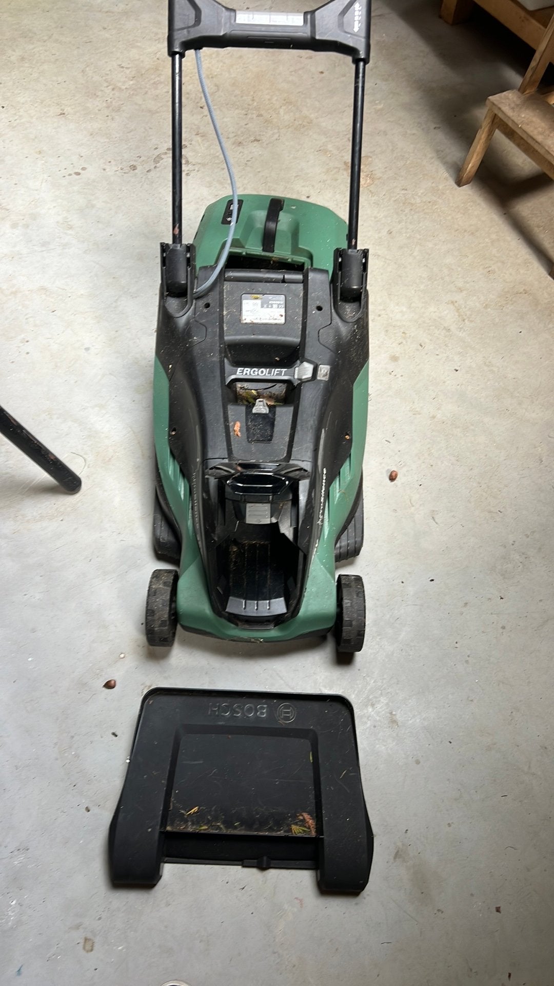 GRATIS ophalen defecte BOSCH electrische grasmaaier, Ophalen, Gebruikt