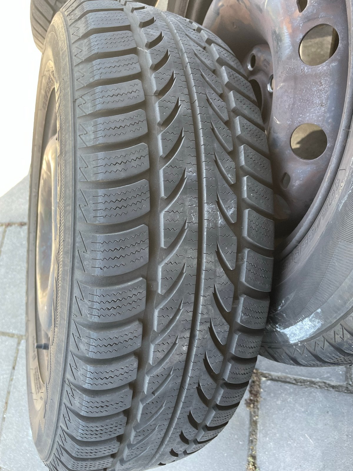 Winterbanden Hankook 195/65R15 met stalen velgen, Ophalen, Gebruikt, 15 inch, Banden en Velgen