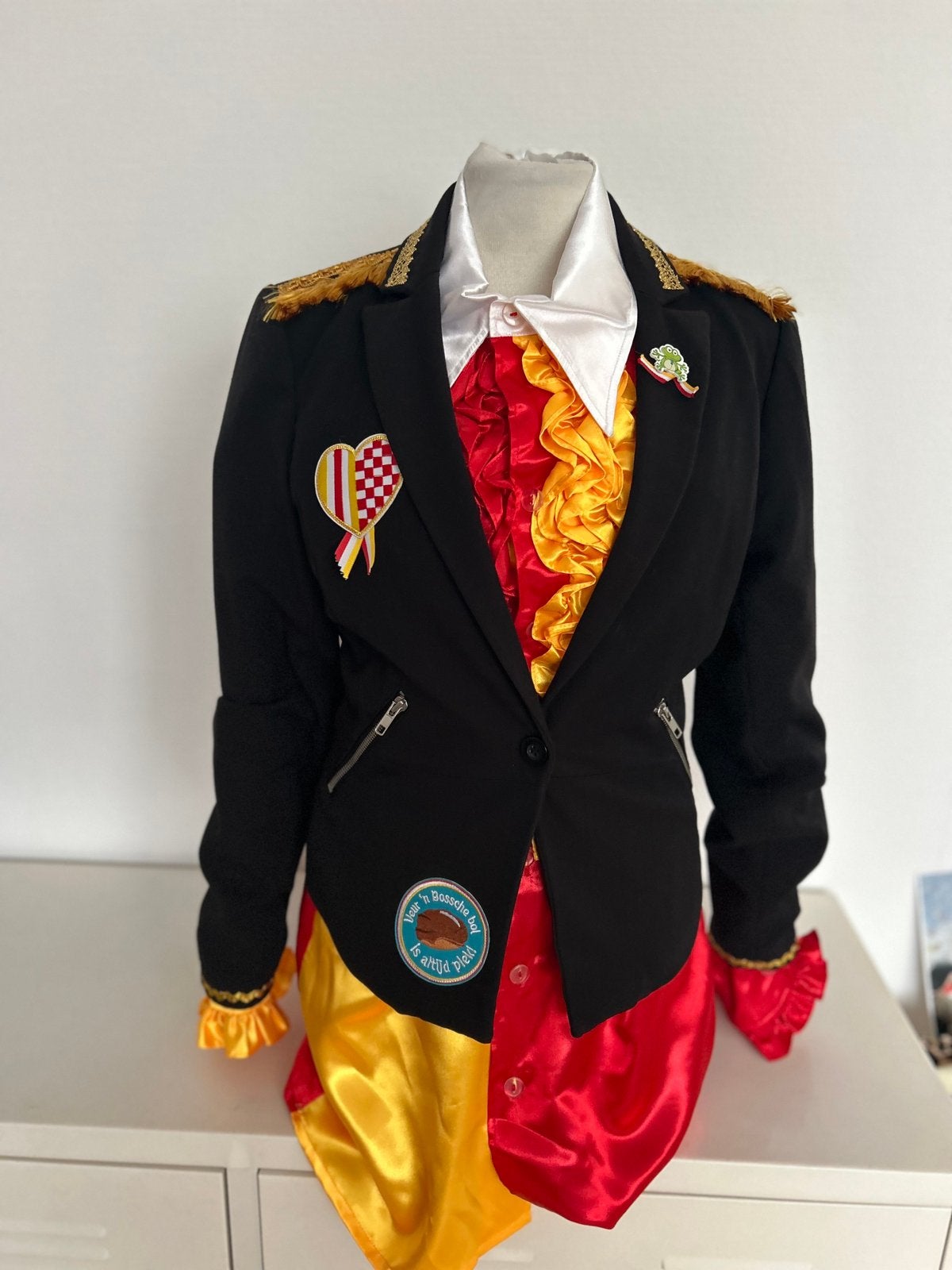 Oeteldonk dames jasje - Maat S, Ophalen of Verzenden, Zo goed als nieuw, Maat 38/40 (M), Carnaval