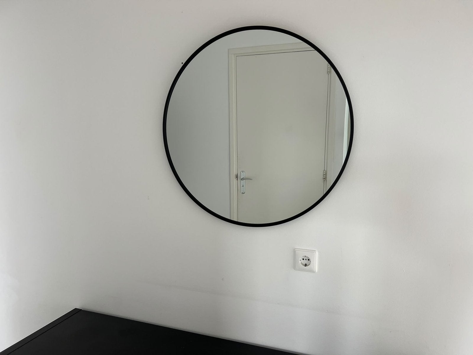 Xenos ronde spiegel zwart 70 cm – metalen rand, Ophalen, Rond, Zo goed als nieuw, Minder dan 100 cm