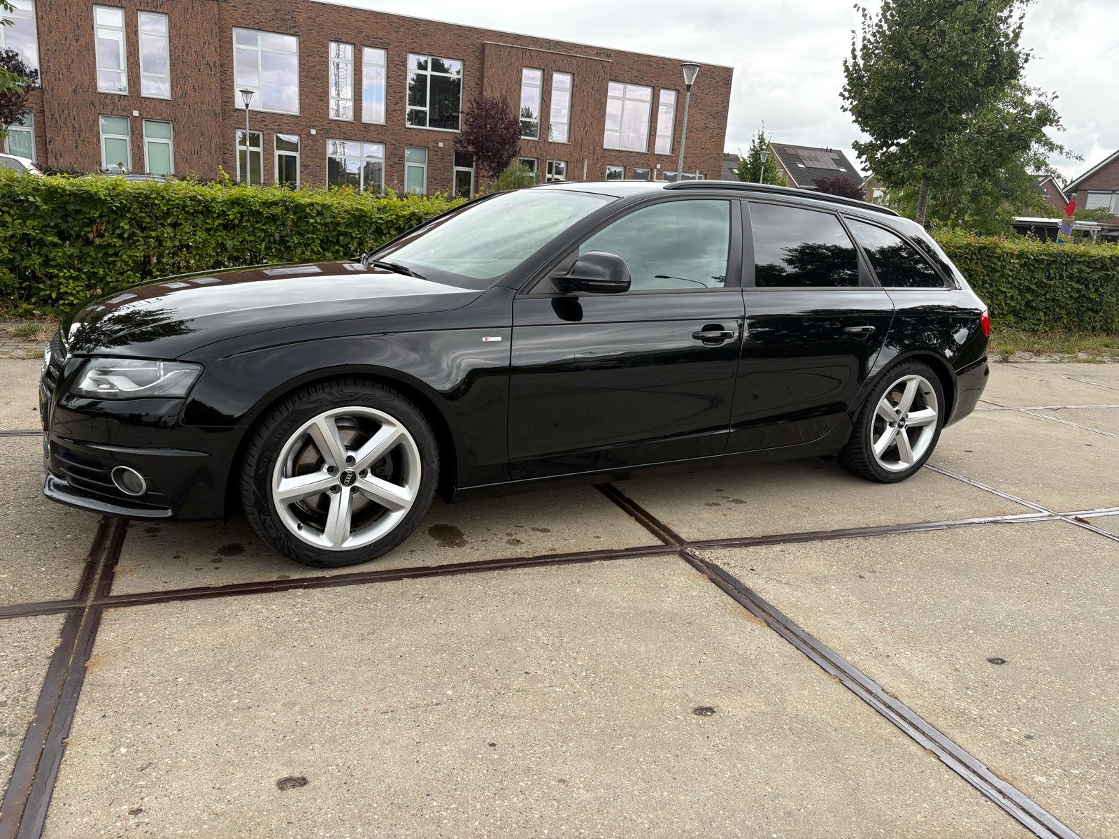 Audi A4 Avant S-line 2008 Zwart, Voorwielaandrijving, LED verlichting, 4 cilinders, 160 pk