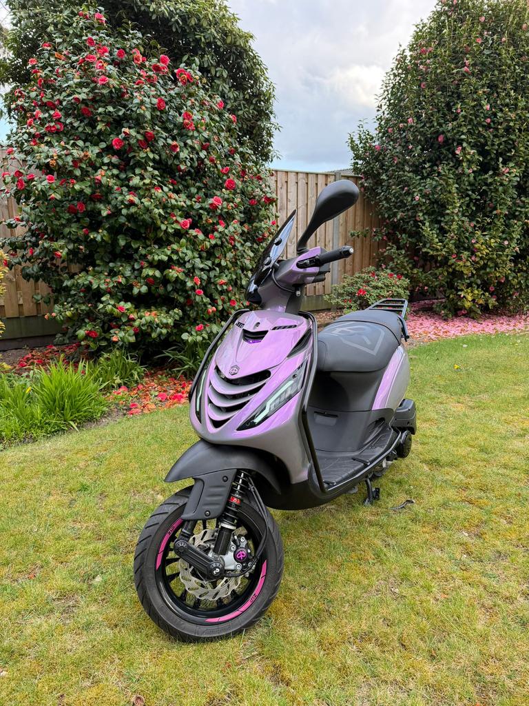 Piaggio Zip IGET snor 2022, Fietsen en Brommers, Scooters | Piaggio, Zo goed als nieuw, Zip, Maximaal 25 km/u, Benzine, Ophalen of Verzenden