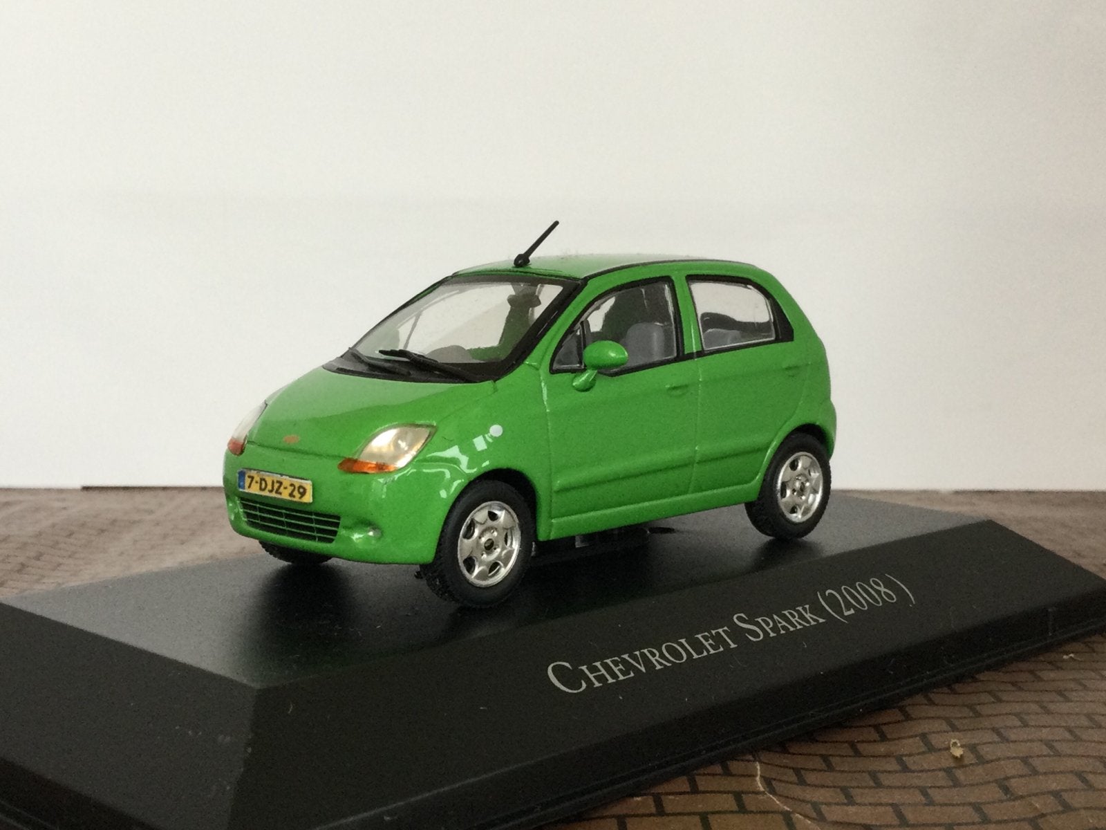 Chevrolet Spark (Matiz) 2008 Groen 1:43 Zeldzaam!, Ophalen of Verzenden, Zo goed als nieuw, Auto, Overige merken