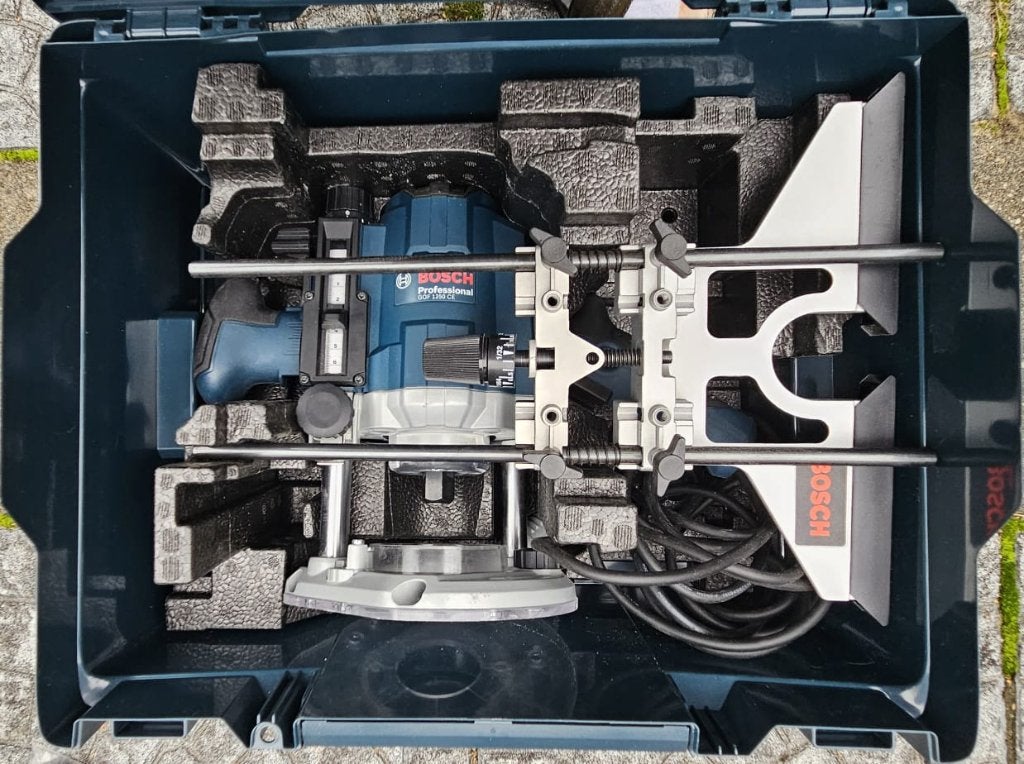 Zo goed als nieuwe Bosch GOF 1250 CE Professional (2026), Doe-het-zelf en Verbouw, Ophalen, Zo goed als nieuw, Bovenfrees, Bosch