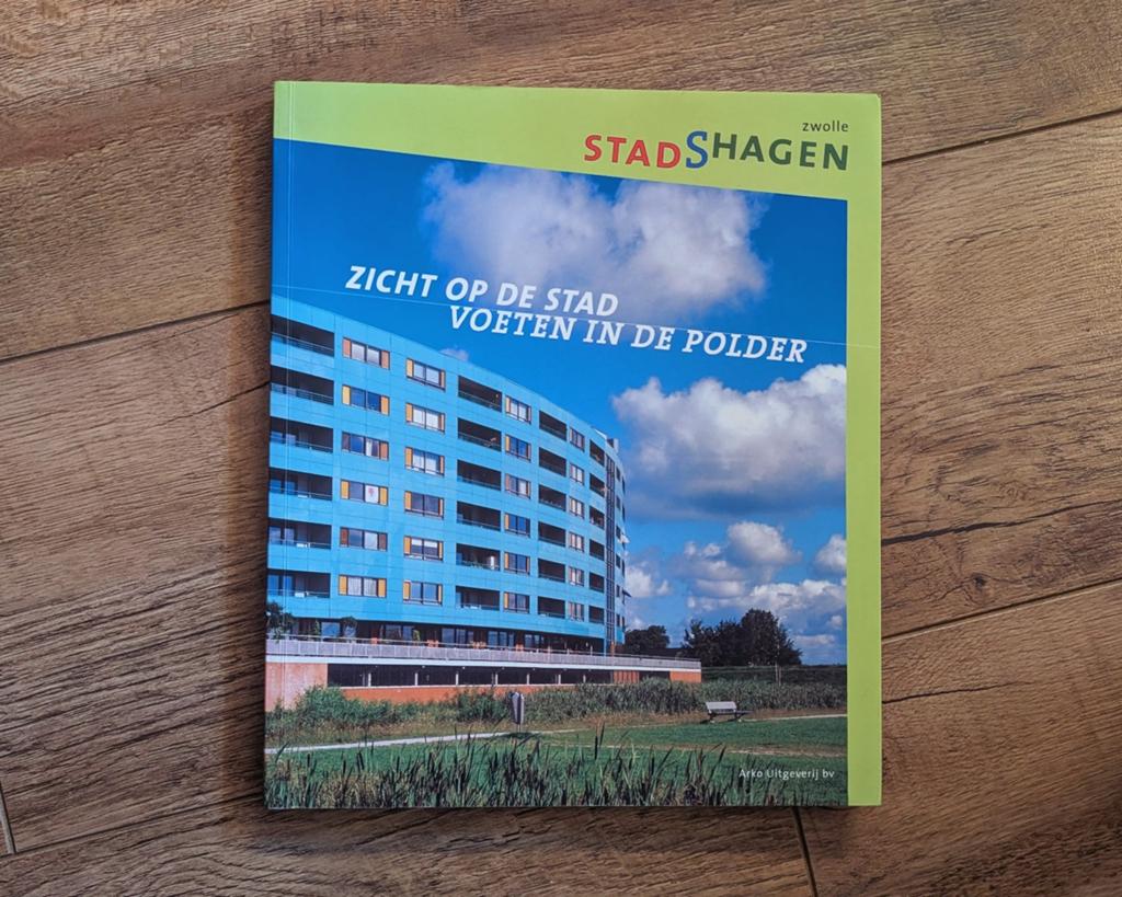 Zwolle Stadshagen: Zicht op de stad, voeten in de polder, Ophalen of Verzenden, Zo goed als nieuw, Nederland