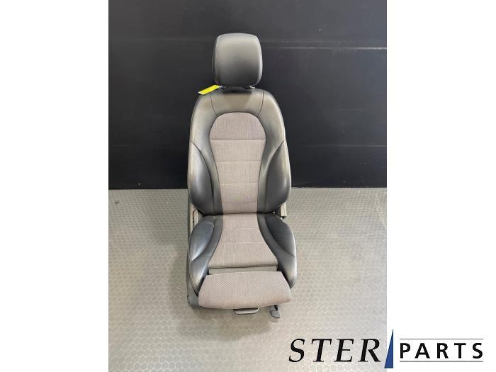 Stoel rechts van een Mercedes C-Klasse, Auto-onderdelen, Interieur en Bekleding, Mercedes-Benz, Gebruikt, 3 maanden garantie, Ophalen of Verzenden