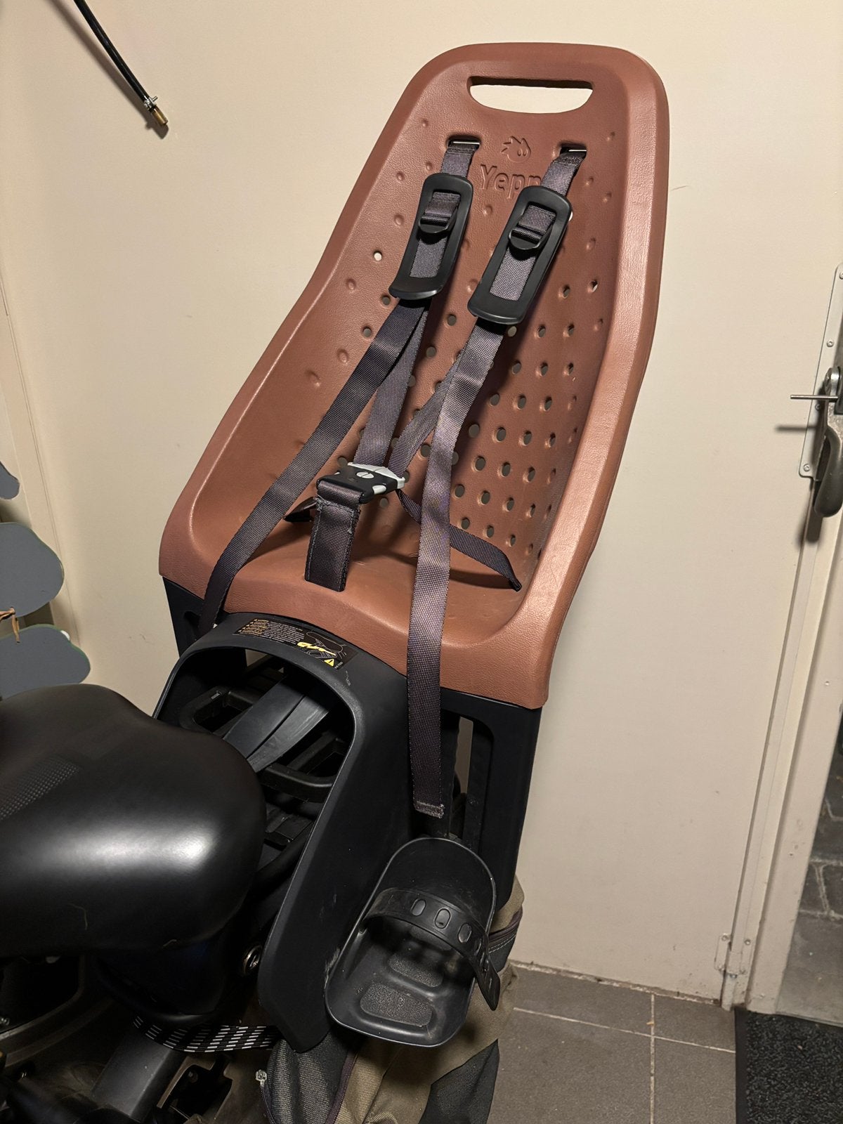 Thule Yepp Maxi + Yepp Easyfit bagagedrager adapter 2022, Fietsen en Brommers, Fietsaccessoires | Fietsstoeltjes, Ophalen, Achterzitje