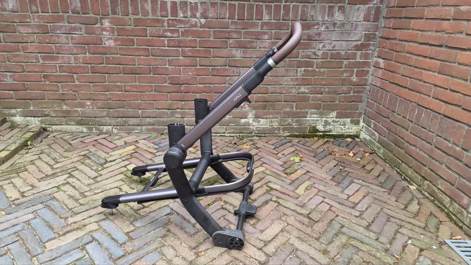 Joolz Day+ onderstel - met donkerbruin leer, Kinderen en Baby's, Kinderwagens en Combinaties, Ophalen of Verzenden, Gebruikt, Kinderwagen