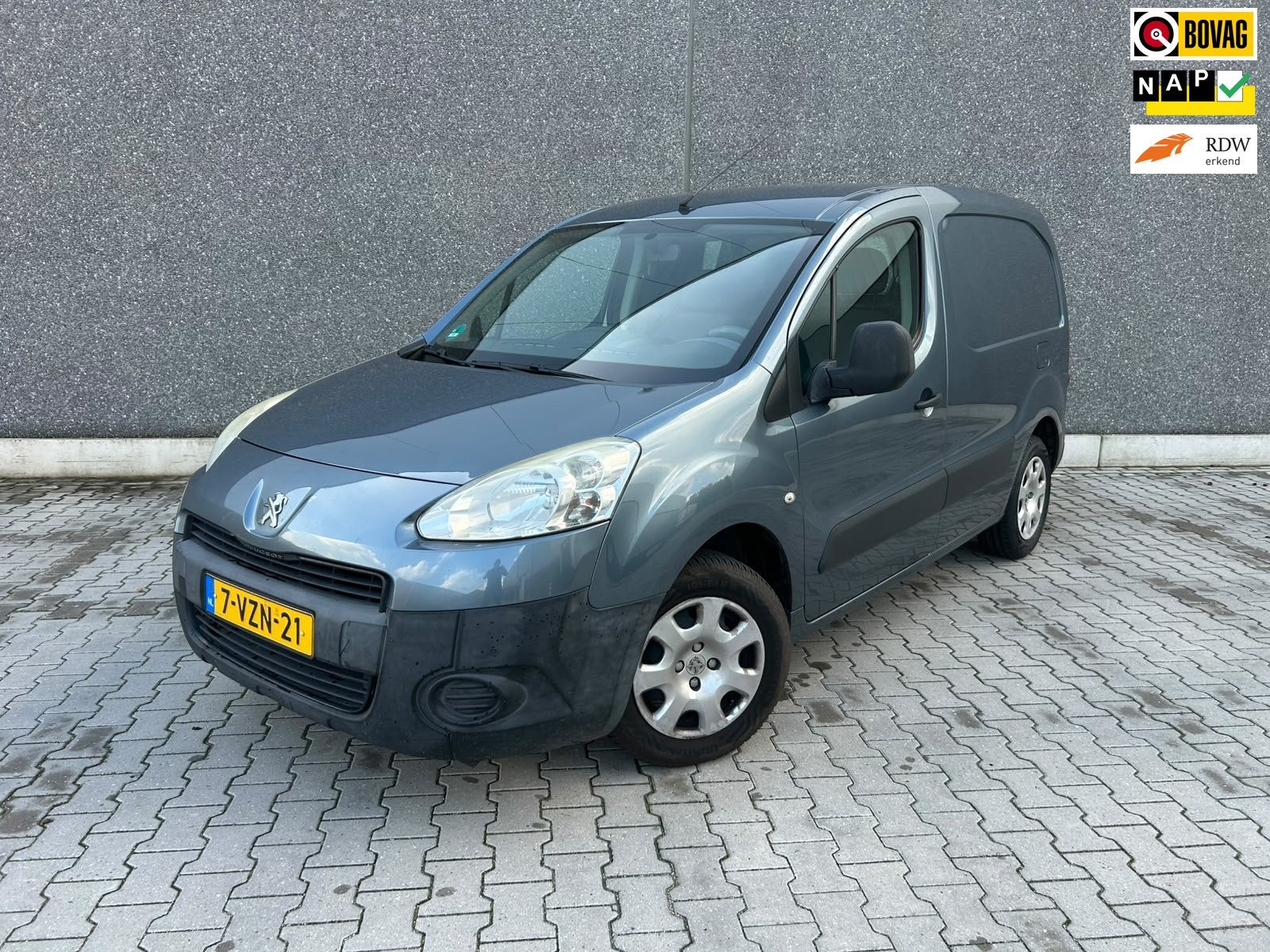 Peugeot Partner 120 1.6 HDI L1 XT Profit + | DISTRIBUTIE VER, Auto's, Gebruikt, 4 cilinders, Multifunctioneel stuurwiel, Origineel Nederlands