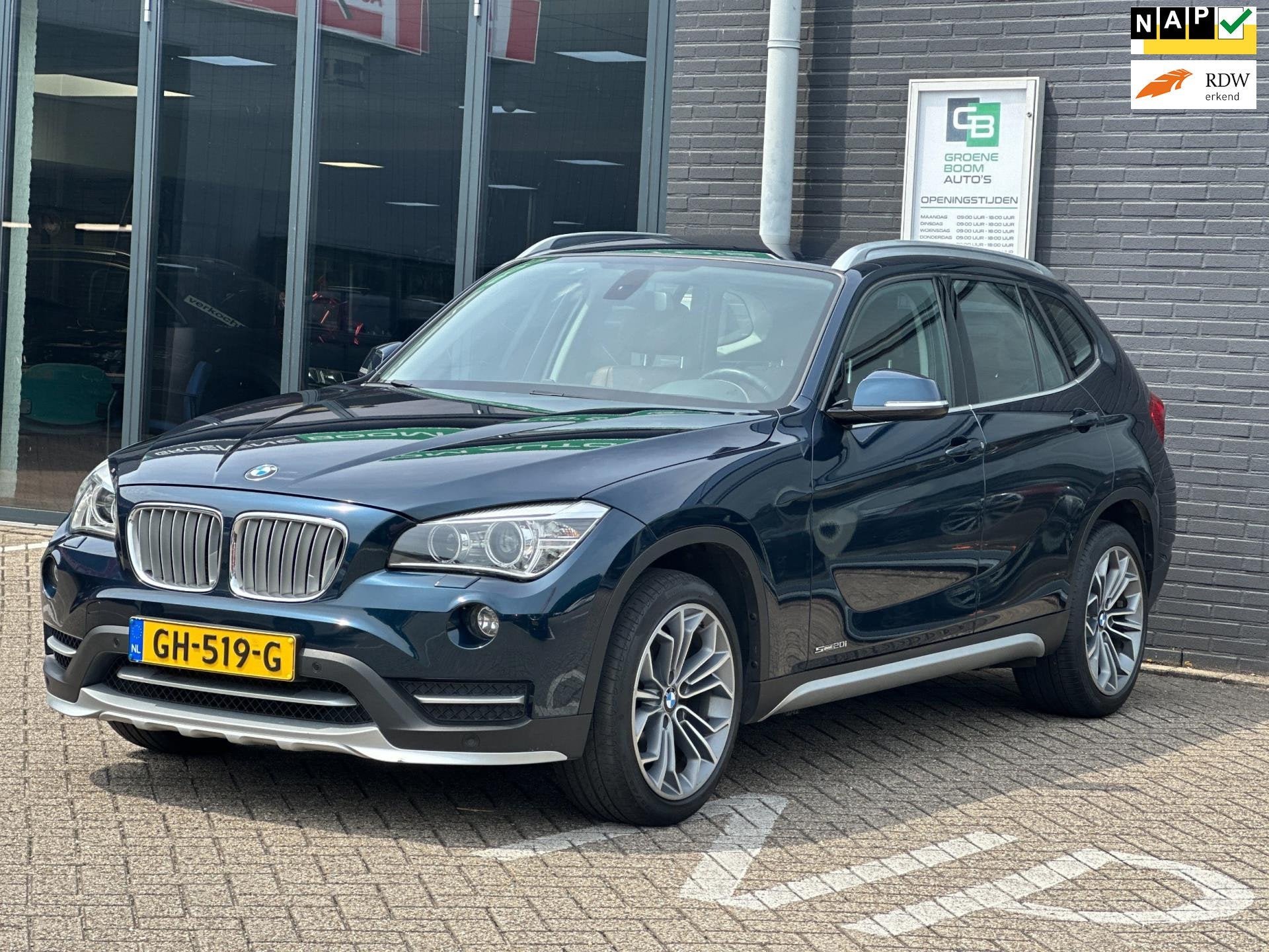 BMW X1 SDrive20i High Executive/NAVI/LEDER/XENON/NL-AUTO NAP, Auto's, BMW, Dealer onderhouden, Euro 6, 4 cilinders, Blauw